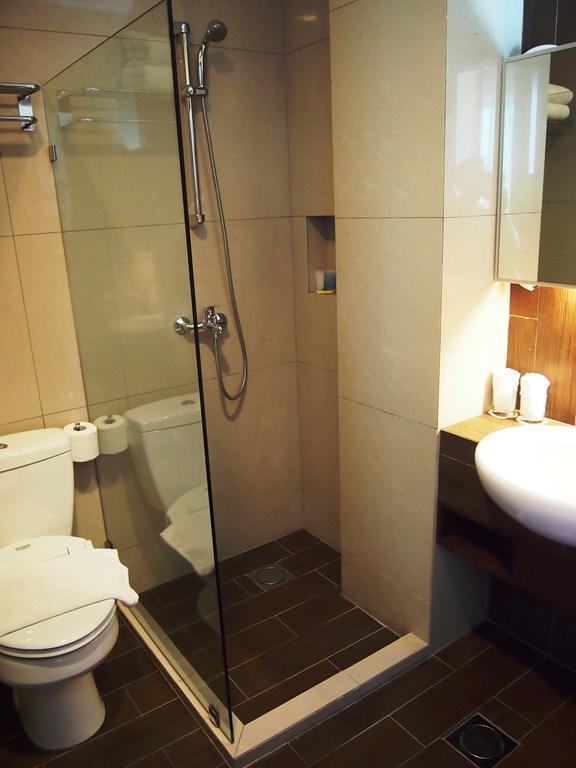 Roomz Hotel Seria Екстер'єр фото