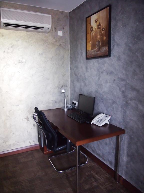 Roomz Hotel Seria Екстер'єр фото