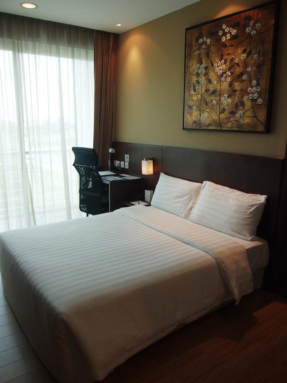 Roomz Hotel Seria Екстер'єр фото