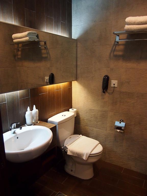 Roomz Hotel Seria Екстер'єр фото