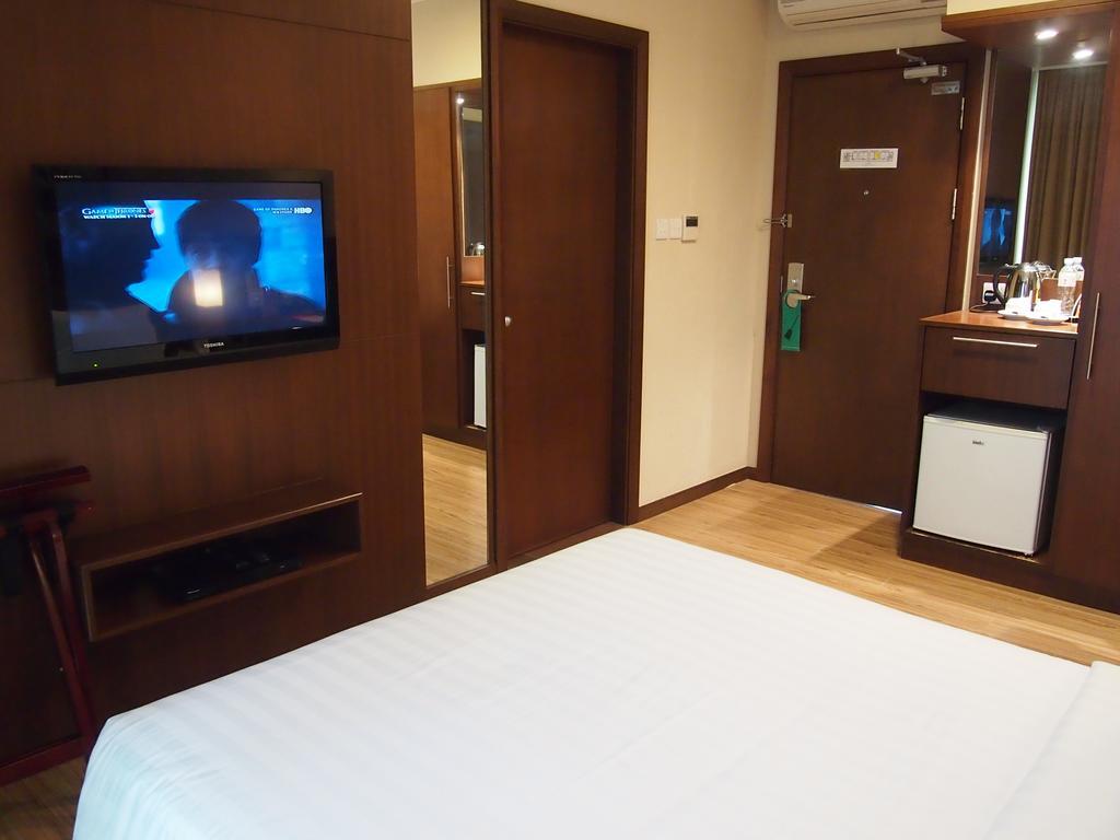 Roomz Hotel Seria Екстер'єр фото