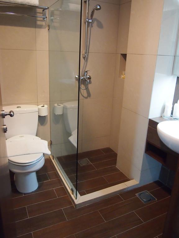 Roomz Hotel Seria Екстер'єр фото