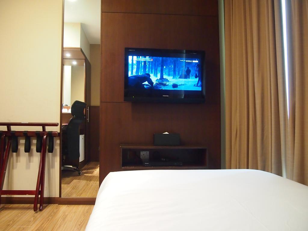 Roomz Hotel Seria Екстер'єр фото