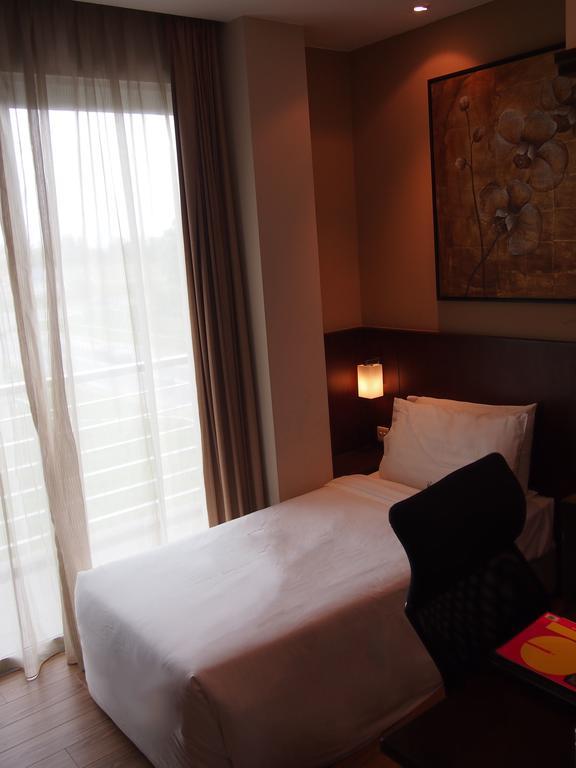 Roomz Hotel Seria Екстер'єр фото