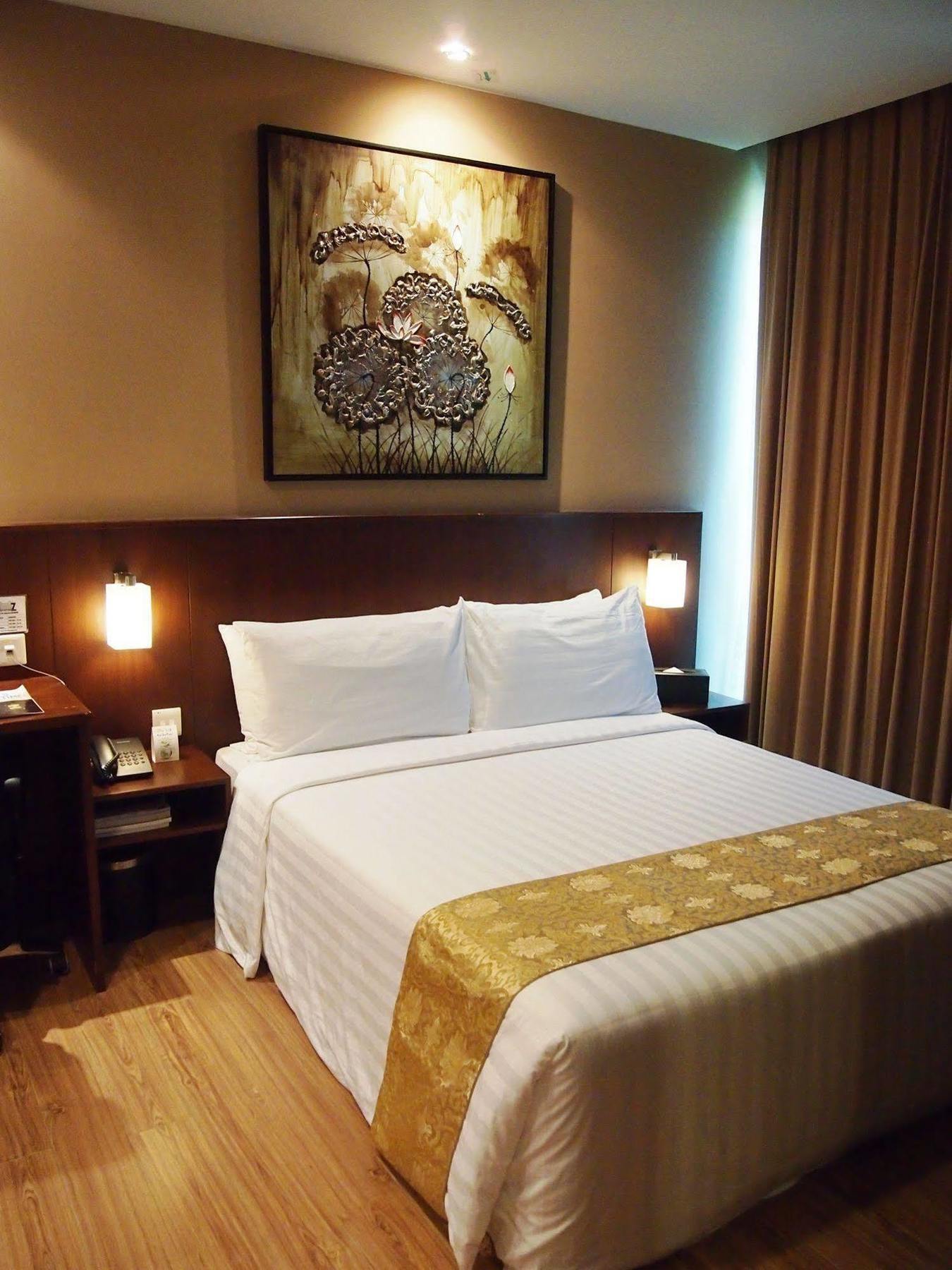 Roomz Hotel Seria Екстер'єр фото