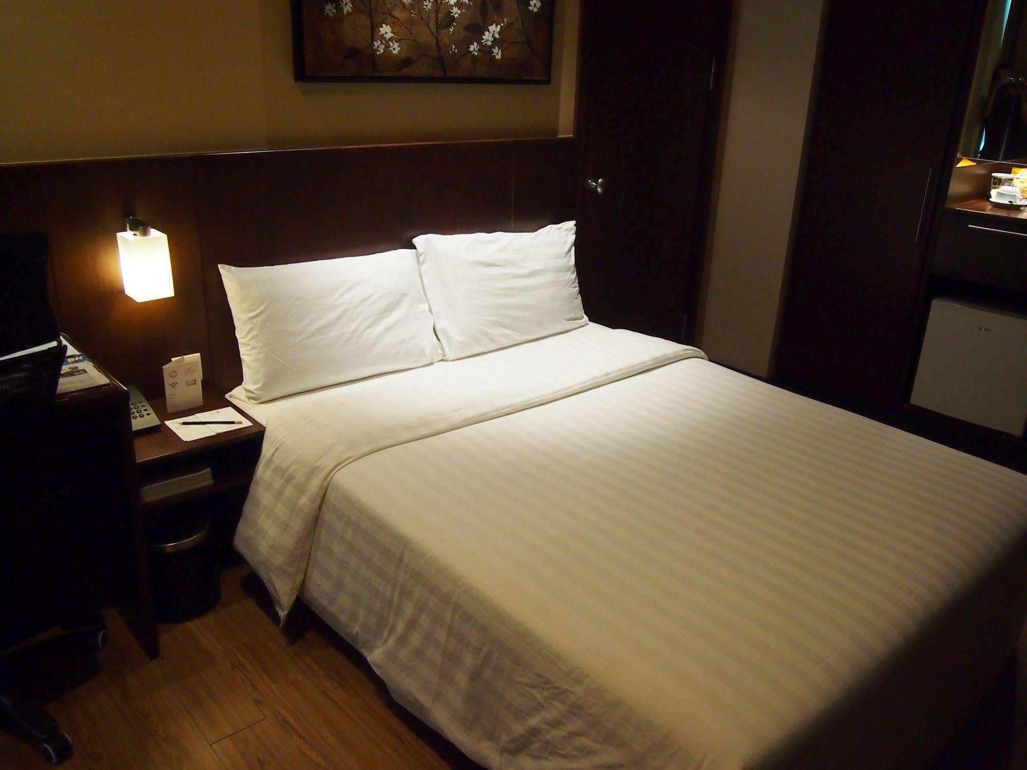 Roomz Hotel Seria Екстер'єр фото