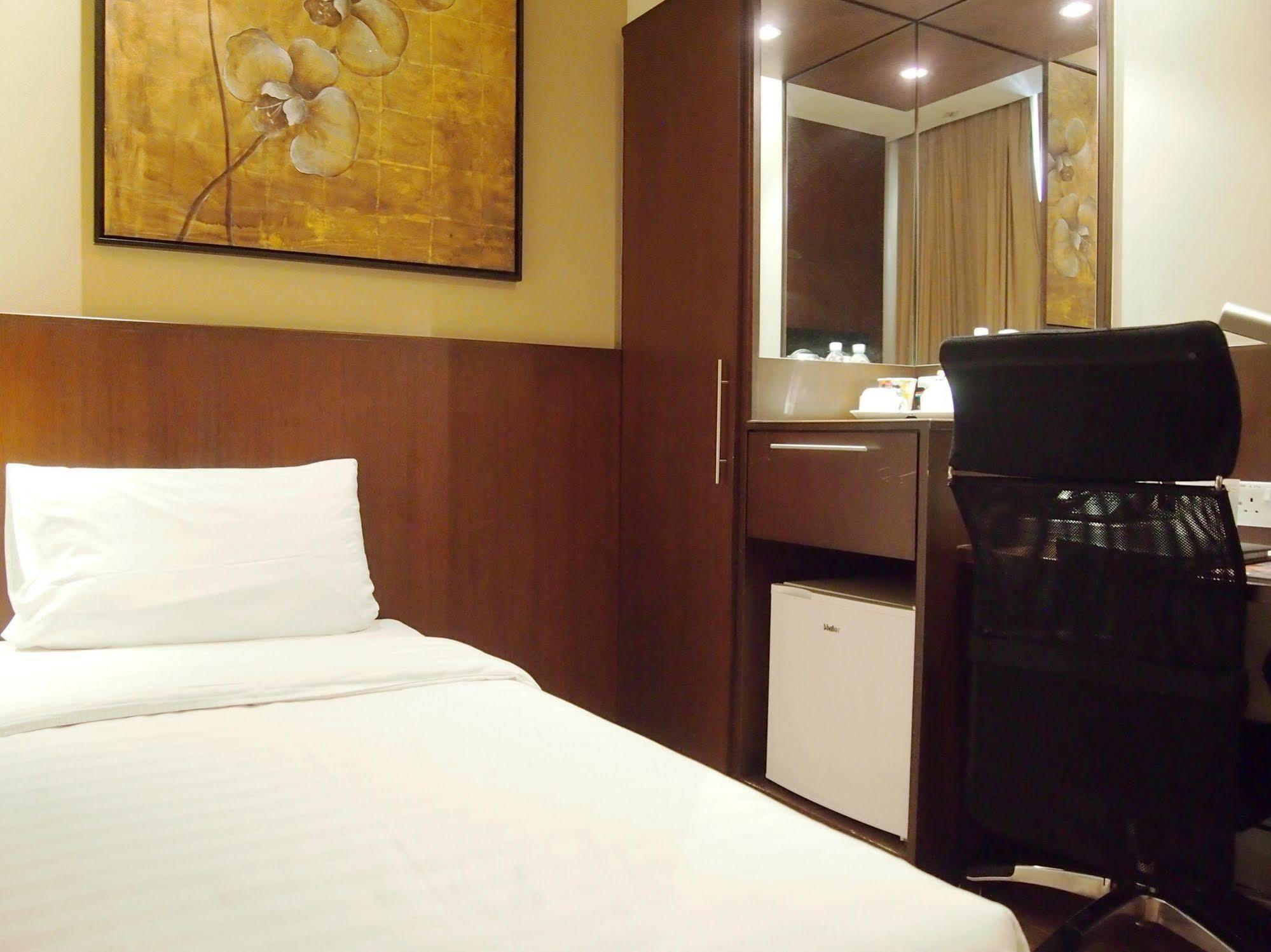 Roomz Hotel Seria Екстер'єр фото