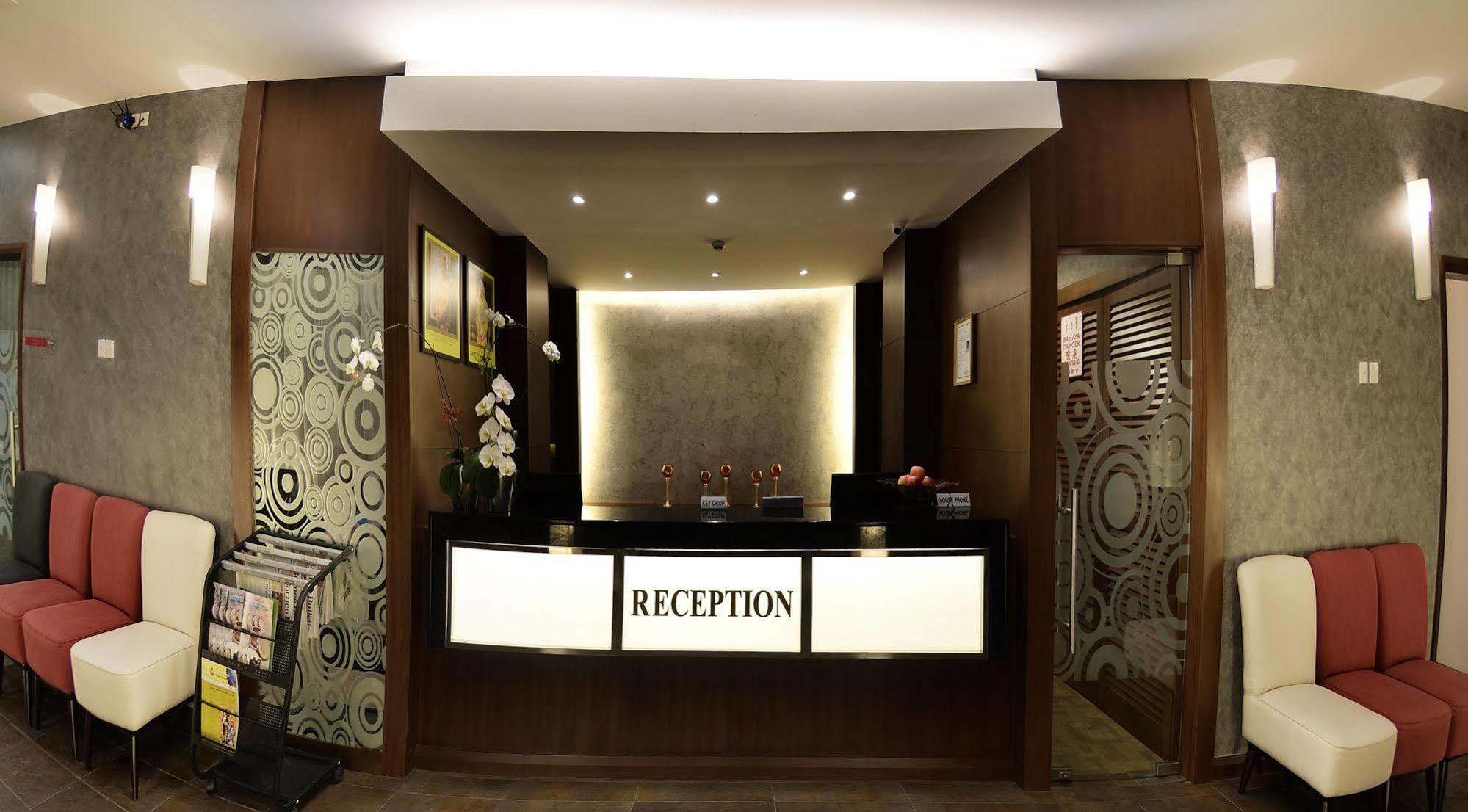 Roomz Hotel Seria Екстер'єр фото